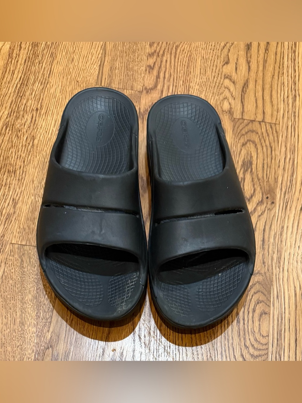Oofos slides